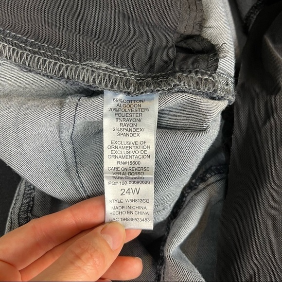 NEW DEMOCRACY cuffed Jean Shorts Size 24W - Picture 7 of 9